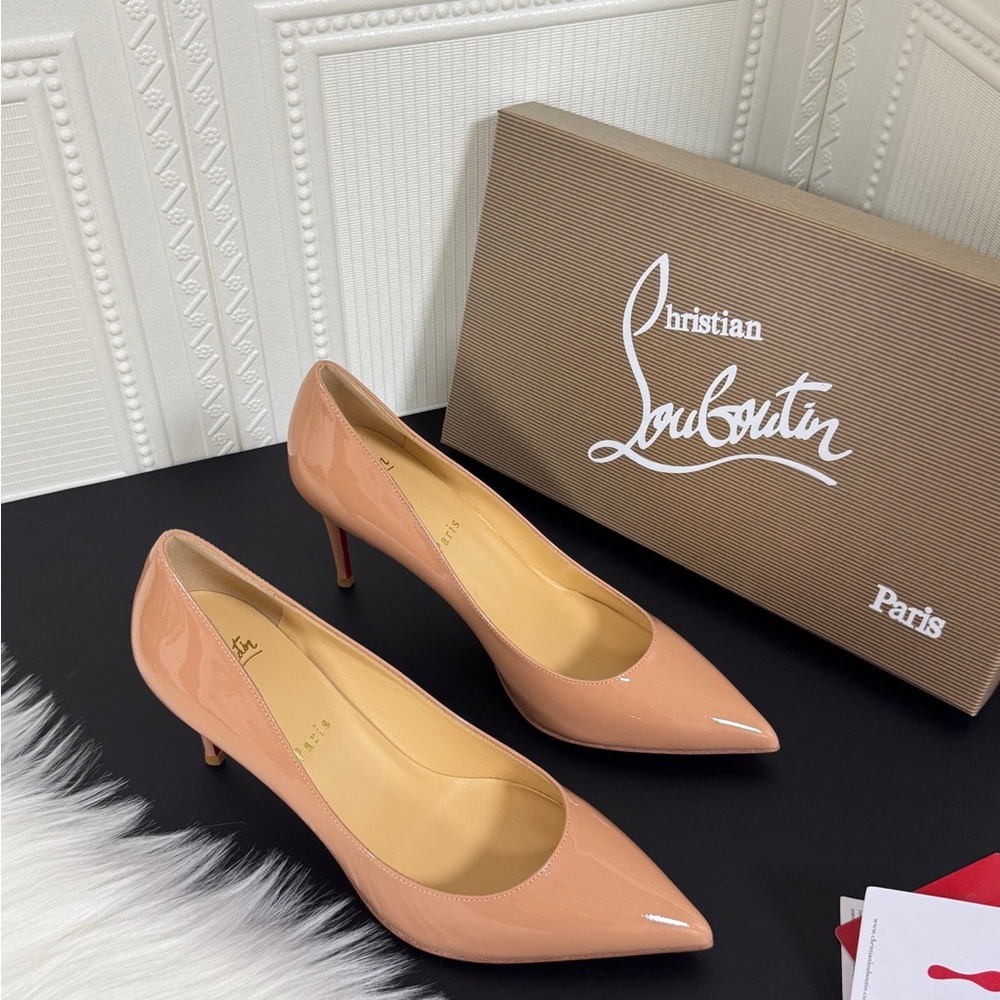 Christian Louboutin Kate 85mm Peach Patent Leather Pointed-Toe Pumps - Picture 2 of 9